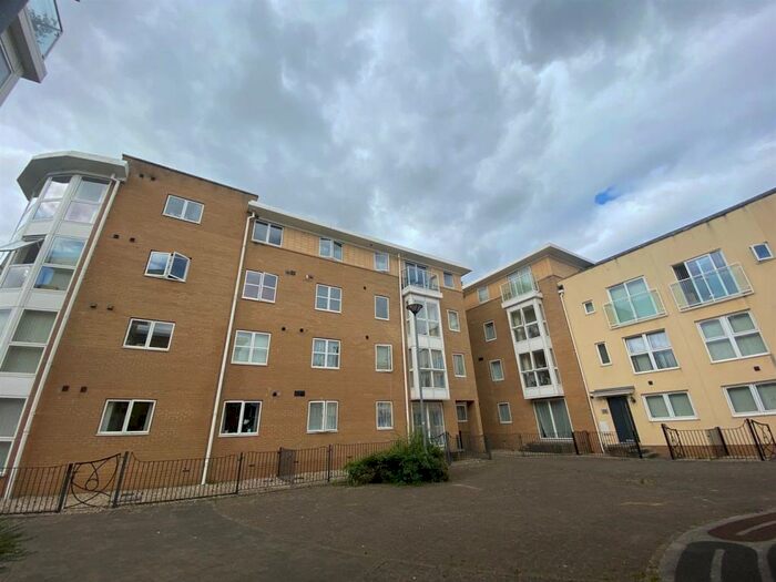 2 Bedroom Apartment To Rent In Exeter, EX4
