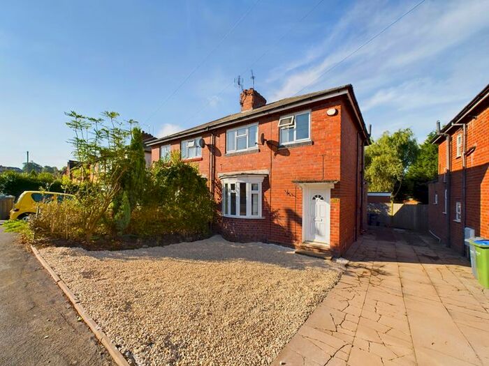 3 Bedroom Semi-Detached House To Rent In Brookfields Road, Oldbury, B68