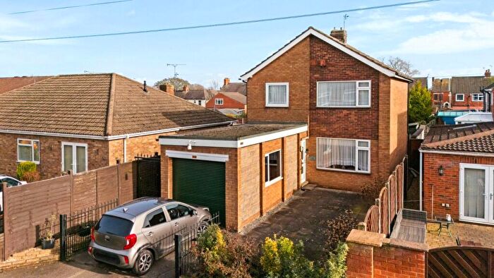 3 Bedroom Detached House For Sale In Woollin Avenue, Scunthorpe, North Lincolnshire, DN16