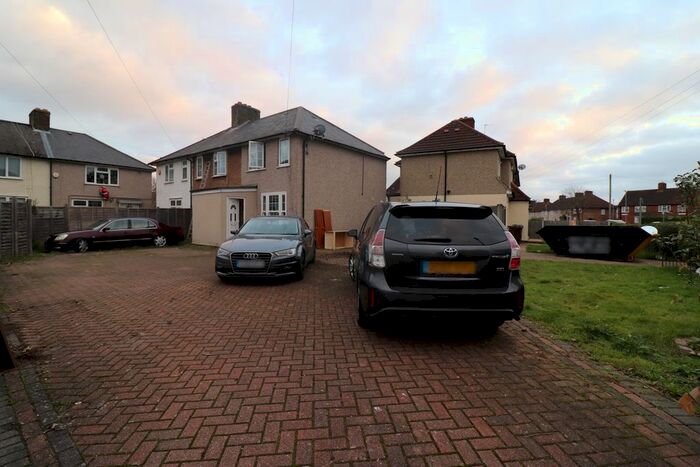 6 Bedroom Terraced House To Rent In Arden Crescent, Dagenham, Essex RM9