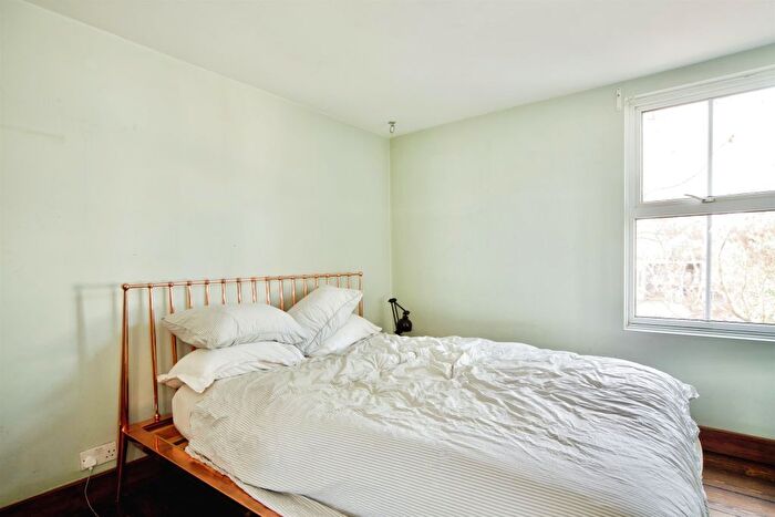 2 Bedroom Semi-Detached House For Sale In High Road, Wormley, Broxbourne, EN10