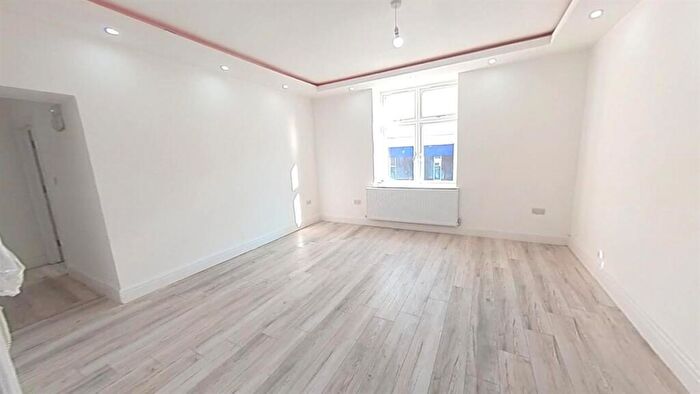 1 Bedroom Flat To Rent In Flat, Woodfield House Flat, Bury, BL9