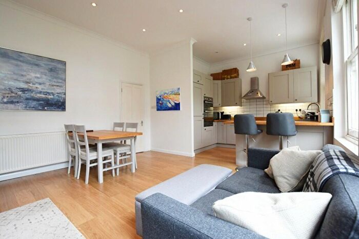 2 Bedroom Apartment For Sale In Adolphus Road, London, N4