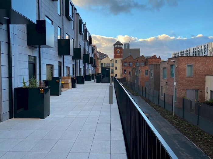3 Bedroom Town House To Rent In Guest Street, Manchester, M4
