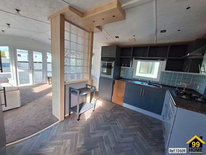 2 Bedroom Mobile/park Home To Rent In Jaywick Lane, Clacton-On-Sea, Clacton, CO16