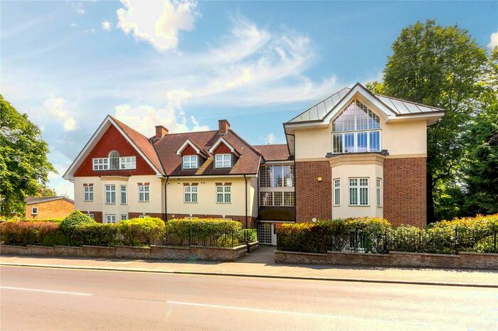 2 Bedroom Flat To Rent In Nightingale Court, Park Road, Radlett, Hertfordshire, WD7