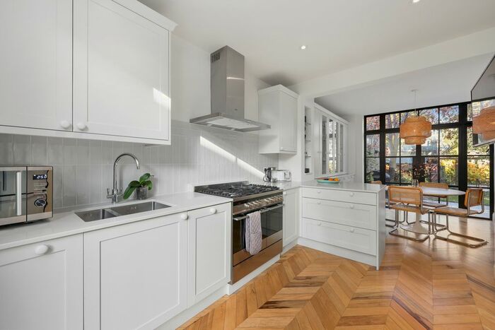 3 Bedroom Detached House To Rent In Victorian Grove, London, N16