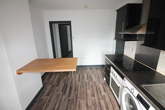 1 Bedroom Flat To Rent In Kings Arms - Stocks Hill, Holbeck, Leeds, LS11