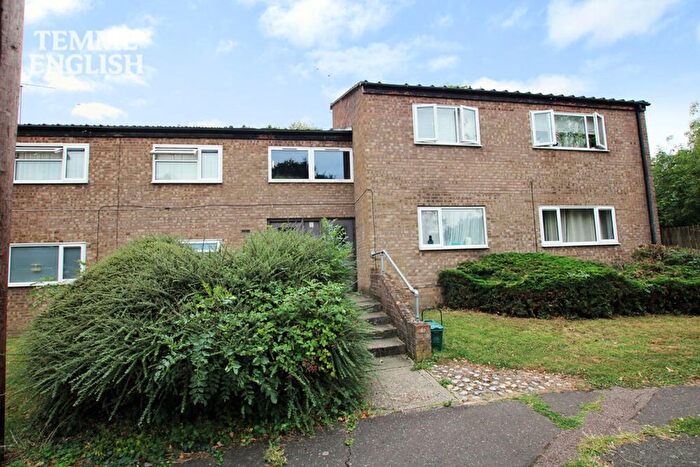 1 Bedroom Flat For Sale In Victoria Road, Laindon, SS15