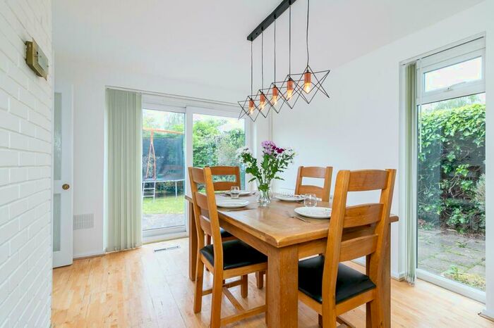 4 Bedroom Detached House For Sale In Netley Dell, Letchworth Garden City, SG6