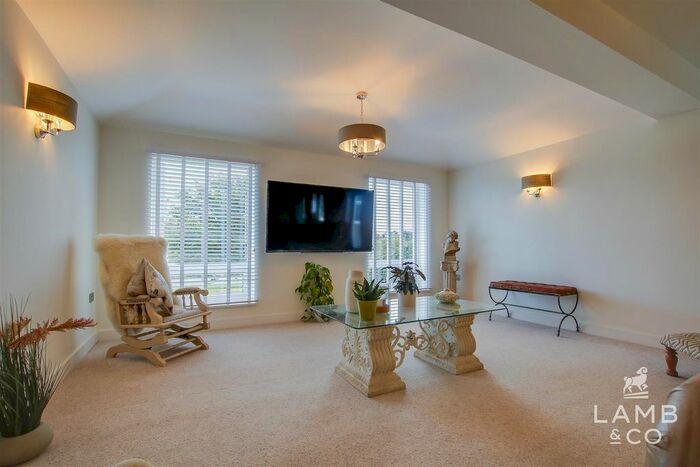 4 Bedroom Detached House For Sale In Orchard Close, Ramsey, CO12