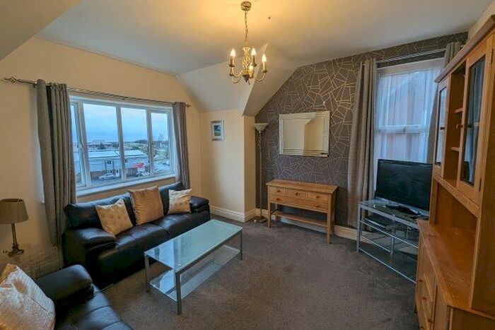 3 Bedroom Flat To Rent In Promenade, Southport, PR9