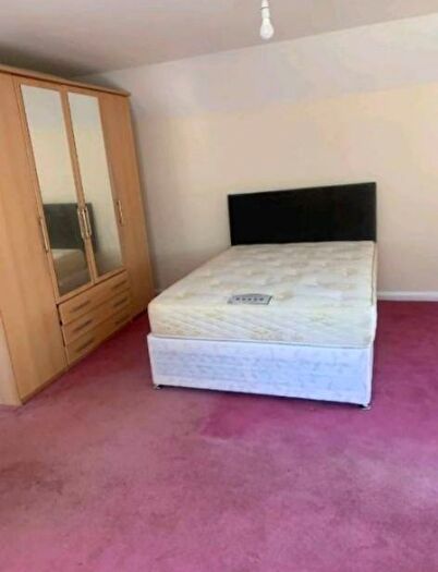 1 Bedroom Detached House To Rent In Lower Cippenham Lane, Slough, SL1