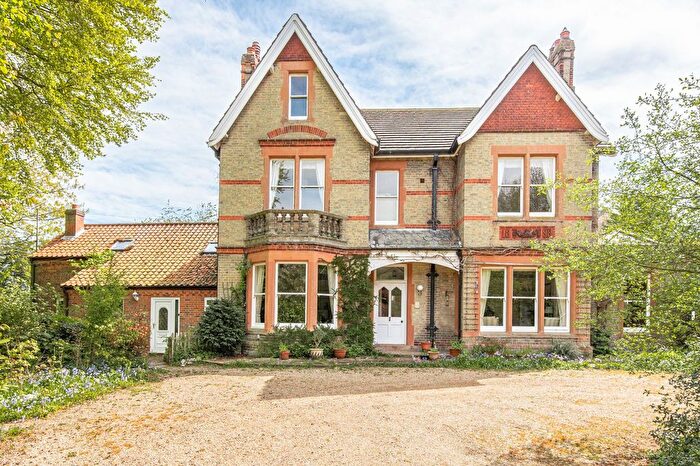 4 Bedroom Semi-Detached House For Sale In Limes Road, Catfield, Great Yarmouth, NR29