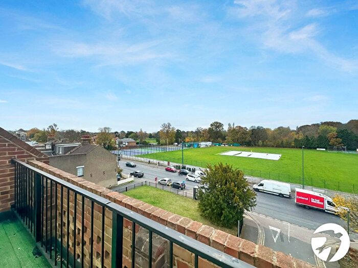 1 Bedroom Flat To Rent In Sharnbrooke Close, Welling, Kent, DA16