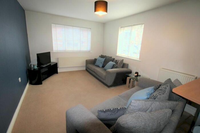 1 Bedroom Flat To Rent In Crispin Crescent, Beddington, Croydon CR0