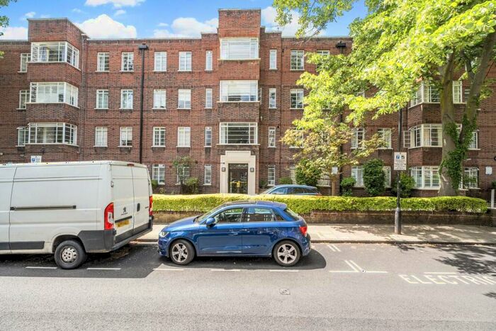2 Bedroom Flat For Sale In Cochrane Street, St Johns Wood, NW8