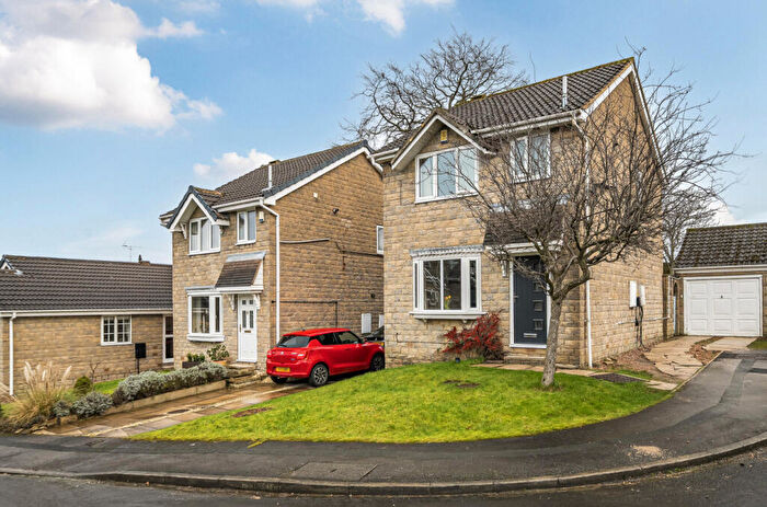 3 Bedroom Detached House For Sale In Woodhall Court, Calverley, Pudsey, West Yorkshire, LS28