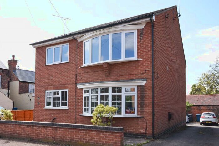 2 Bedroom Maisonette To Rent In Lady Bay Road, West Bridgford, Nottinghamshire, NG2