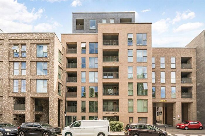 3 Bedroom Flat For Sale In Thomas Road, Limehouse, London, E14