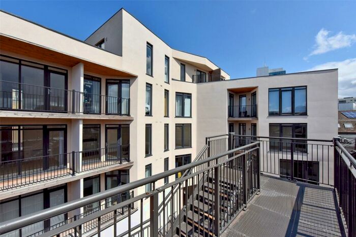 2 Bedroom Apartment To Rent In High Street, Reading, RG1