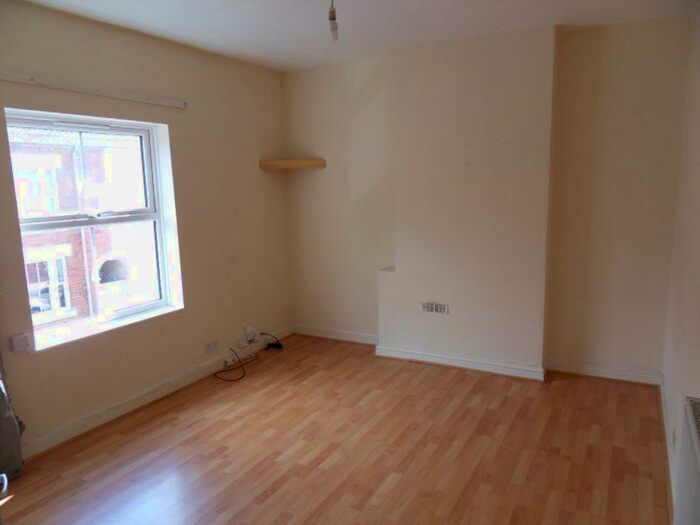 2 Bedroom Flat To Rent In Crabb Street, Rushden, NN10