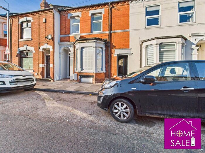 2 Bedroom Flat For Sale In Abington Avenue, Northampton, NN1