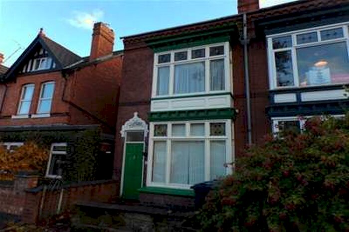 4 Bedroom Town House To Rent In Mary Vale Road, Bournville, B30