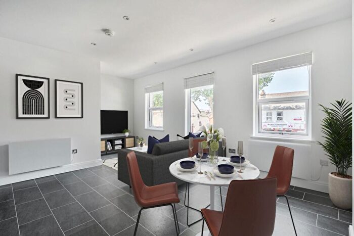 1 Bedroom Flat For Sale In Caversham Road, Reading, RG1