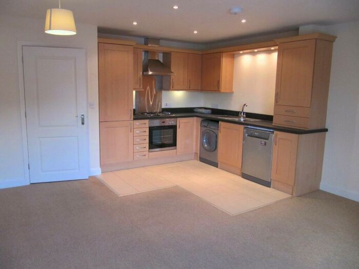1 Bedroom Apartment To Rent In Flaxfield Road, Town Centre, RG21