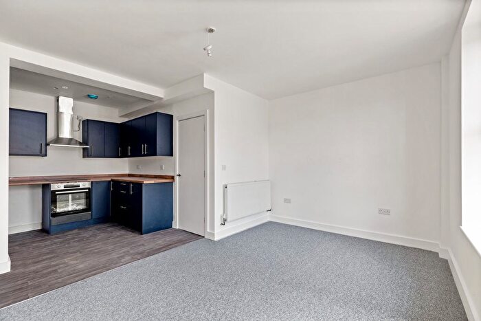 2 Bedroom Flat To Rent In Dover Road, Folkestone, CT19