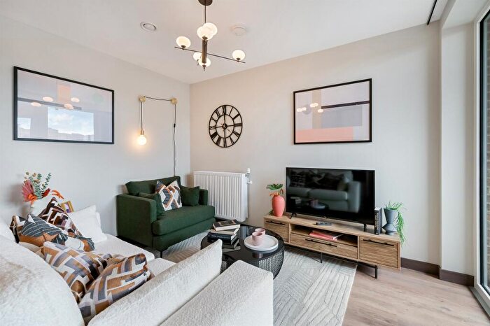 1 Bedroom Apartment For Sale In Caxton Square, Alexandra Park Borders, London, N22