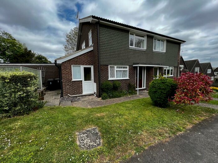 3 Bedroom Semi-Detached House To Rent In Dove Close, Debenham, IP14