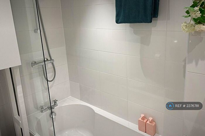 2 Bedroom Flat To Rent In Creighton Avenue, London, N10