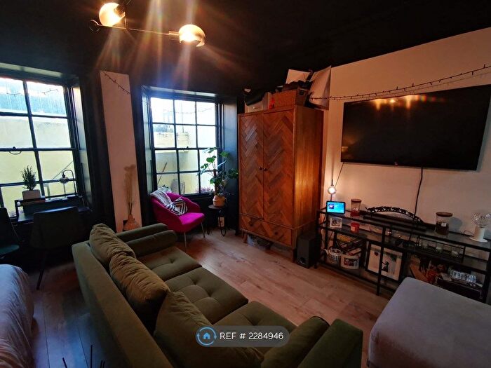 Studio To Rent In Brunswick Square, East Sussex, BN3