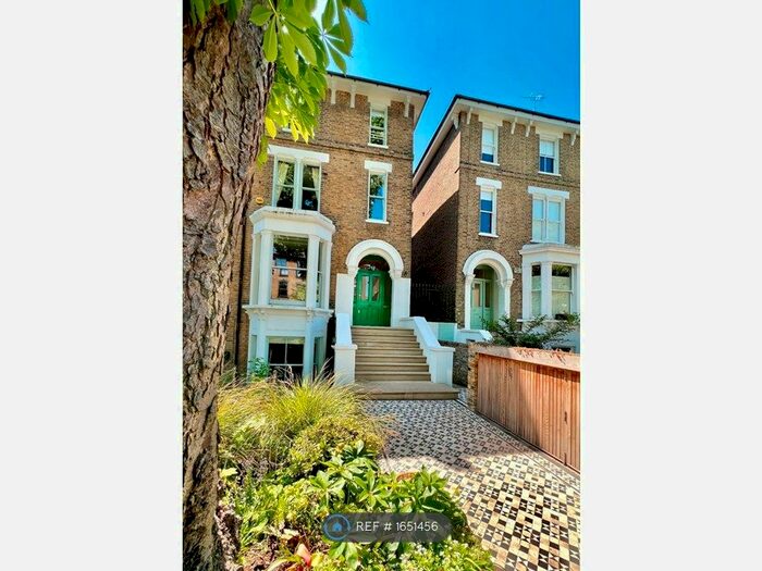 5 Bedroom Semi-Detached House To Rent In Navarino Road, Hackney, E8