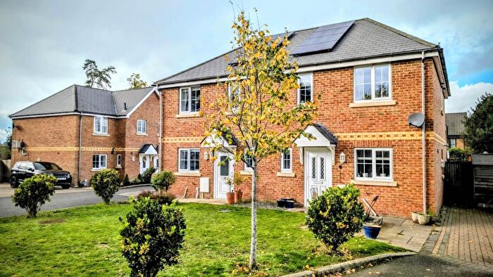 3 Bedroom Semi-detached House For Sale In Lewis Close, Whitehill, Hampshire, GU35