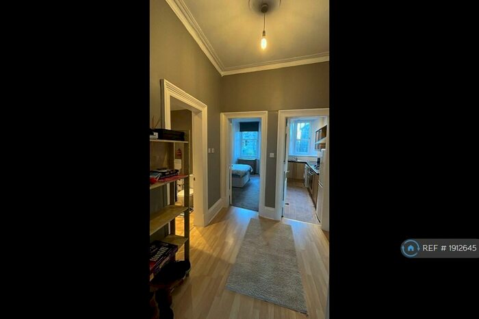 2 Bedroom Flat To Rent In Oban Drive, Glasgow, G20