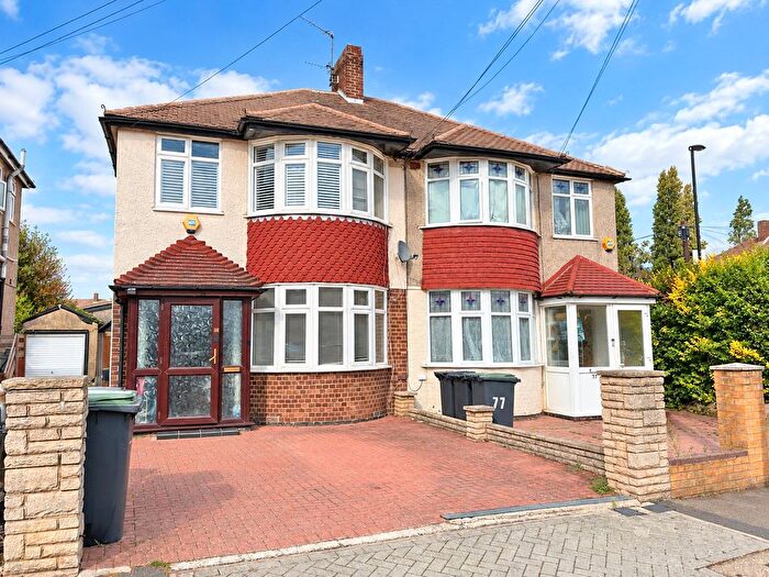 3 Bedroom Semi-Detached House For Sale In Winsford Road, London, SE6