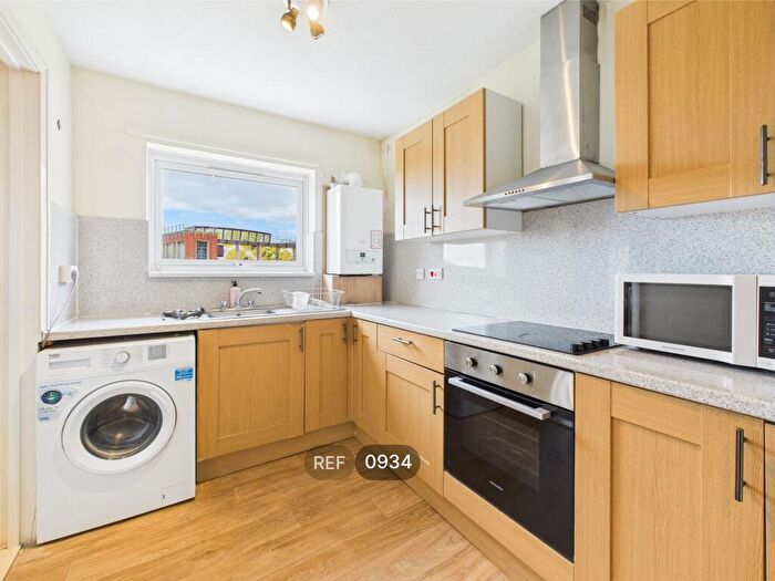 2 Bedroom Apartment To Rent In Lawson Court, High Street, HU1