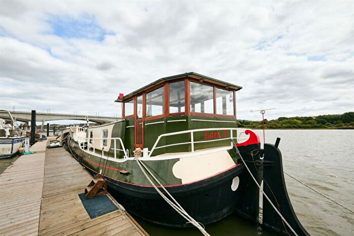2 Bedroom House Boat For Sale In Port Medway Marina, Rochester, ME2