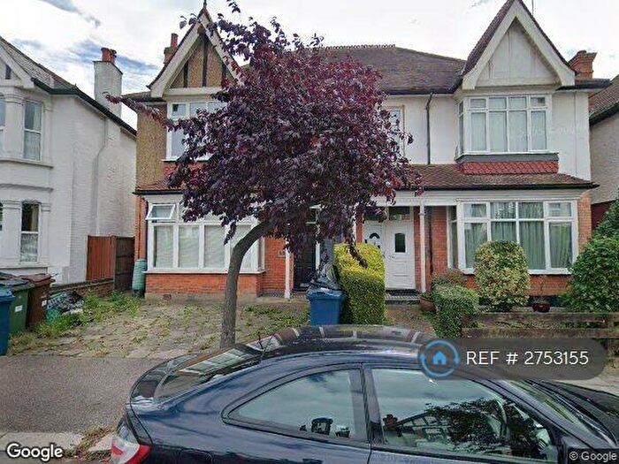 2 Bedroom Flat To Rent In Cunningham Park, Harrow, HA1