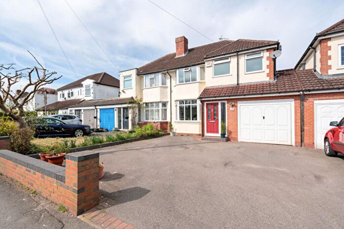 4 Bedroom Semi-Detached House For Sale In Yoxall Road, Shirley, B90