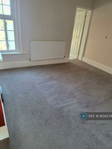 3 Bedroom Semi-Detached House To Rent In Beresford Road, Gillingham, ME7