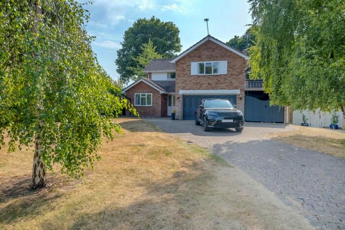 3 Bedroom Detached House To Rent In Birch Close, Send, Woking, GU23