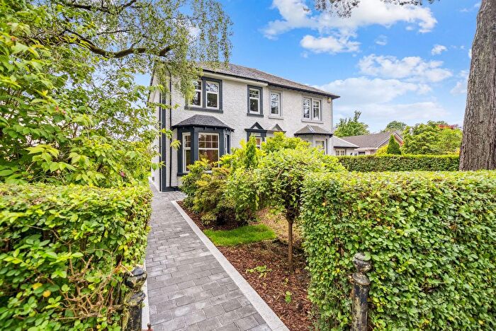 3 Bedroom Semi-Detached House For Sale In Albert Road, Brookfield, PA5