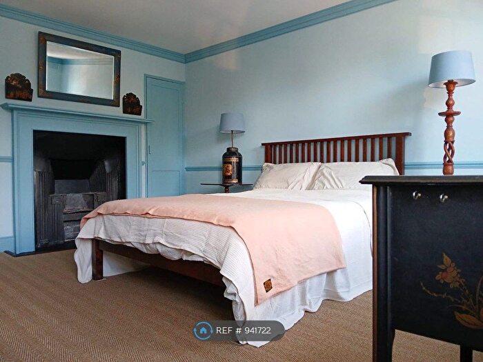 1 Bedroom Flat To Rent In Minor Canon Row, Rochester, ME1