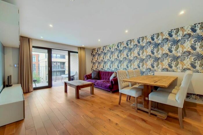 2 Bedroom Flat To Rent In Treherne Court, Eythorne Road, London, SW9