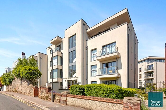 2 Bedroom Flat For Sale In Clifton Hill, Brighton, BN1