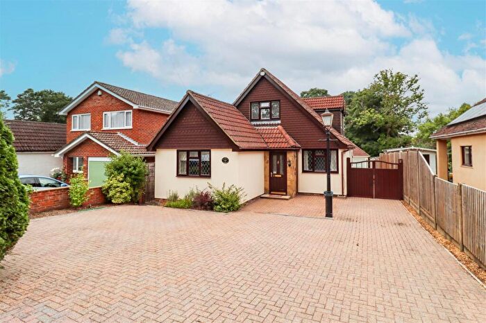 4 Bedroom Detached House For Sale In Florence Road, Fleet, GU52